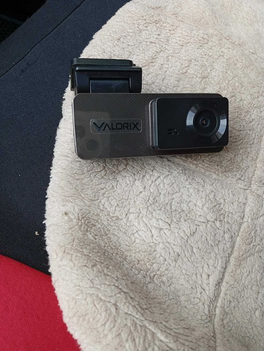 Vând Cameră auto Valorix 4k funcționează impecabil