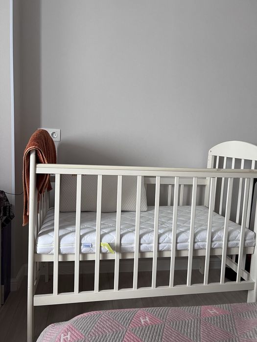 Срочно продам детскую кроватку