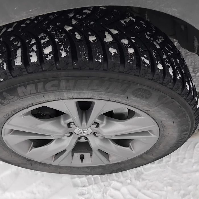 Продам шины зимние