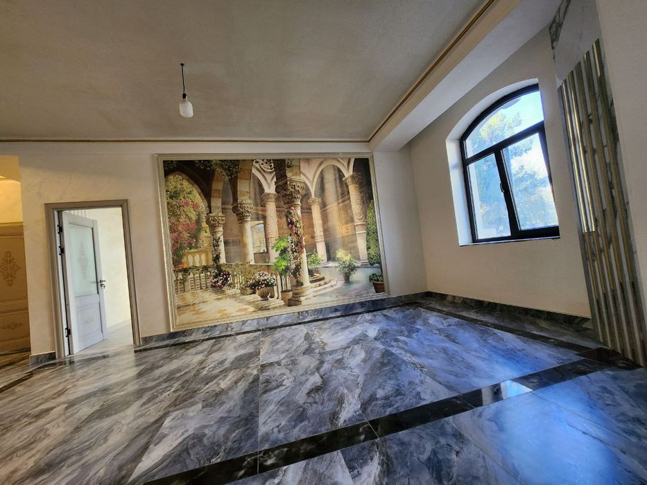 175 kvadratli kvartira sotiladi srochna