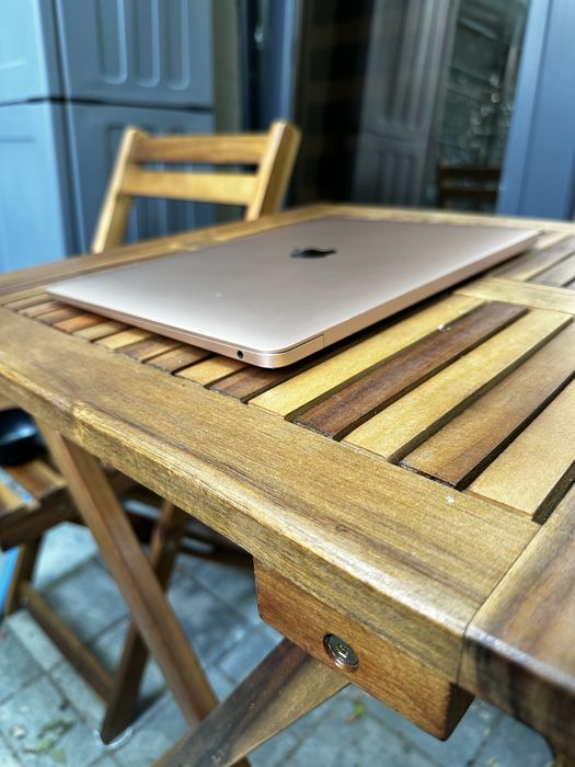 MacBook Air 13.3” Rose Gold 2019 256 Gb 232 Cicluri
