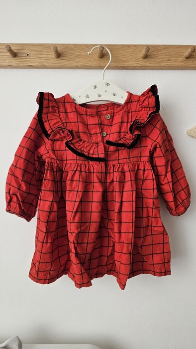 Vând rochiță roșie