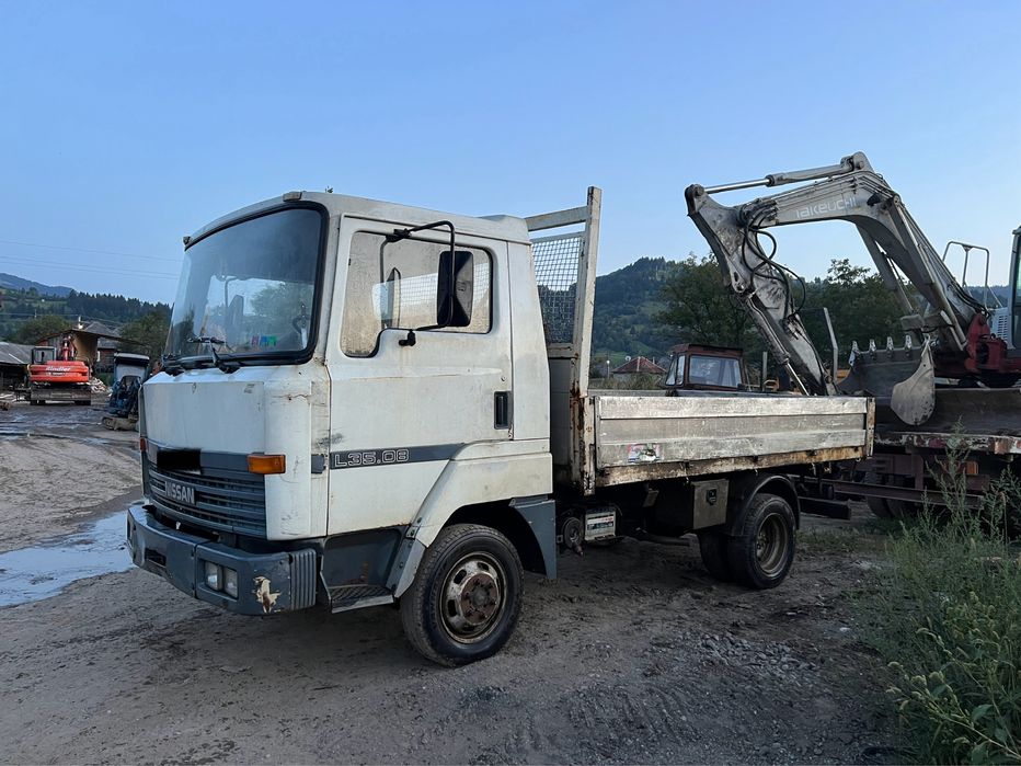 De vanzare Camioneta 3.5t Nissan L35-85