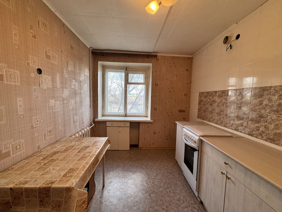 Продаём 2 комн. кв по ул. Гапеева 1