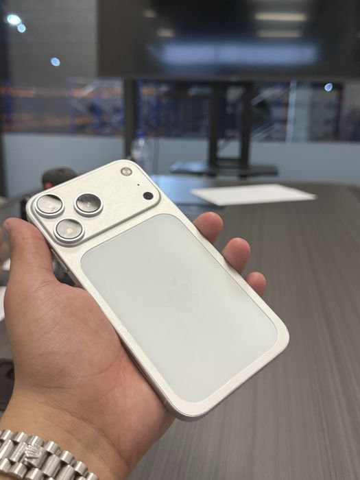 Iphone 11ga 17pro korpus taqilga