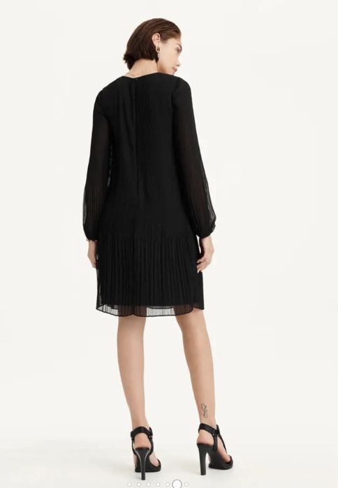 Платье от DKNY новое