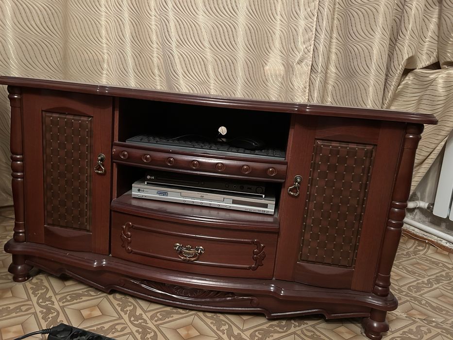 Тумба под телевизор