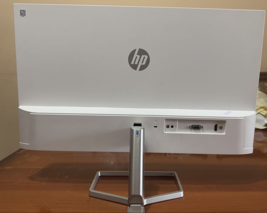 HP M24fw FHD монитор