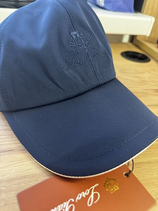 Кепка лоро, Loro