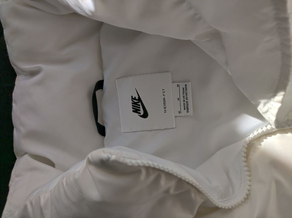 Дамско зимно  яке Nike