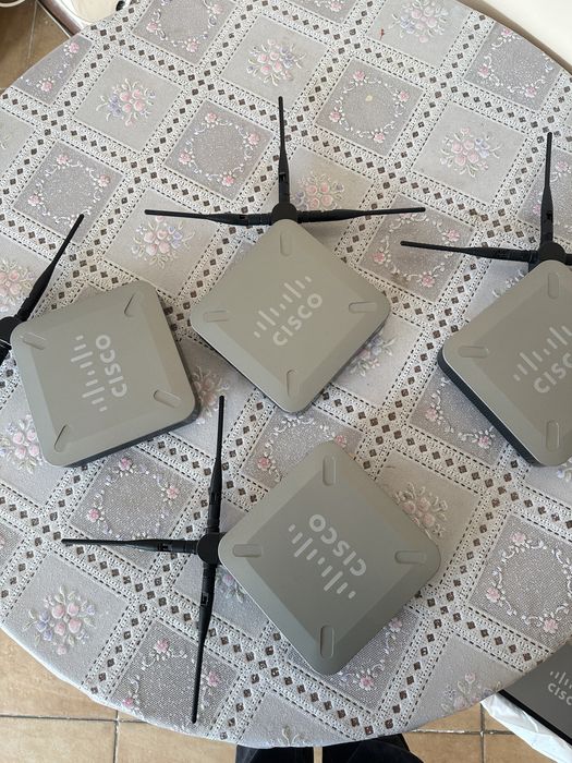Cisco (PoE Switch + 4 Access Point) коммутатор и точки доступа 4 шт
