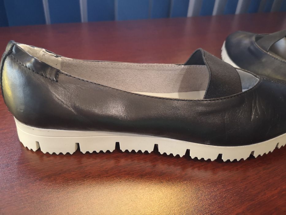 Чисто нови обувки, естествена кожа