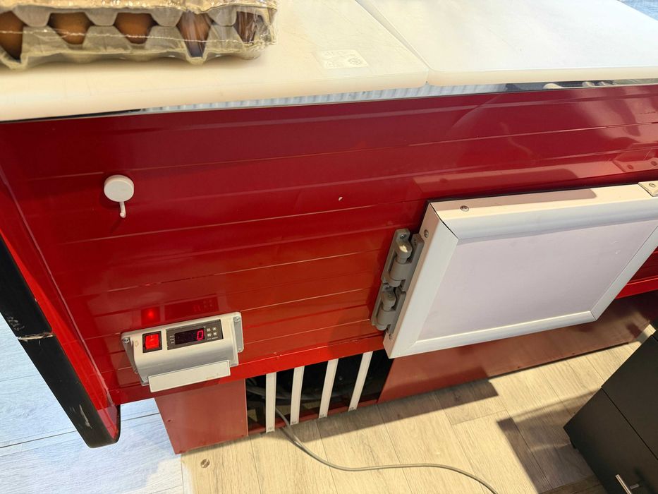 Vitrină frigorifică 1.5 m pentru carne, ouă și lactate