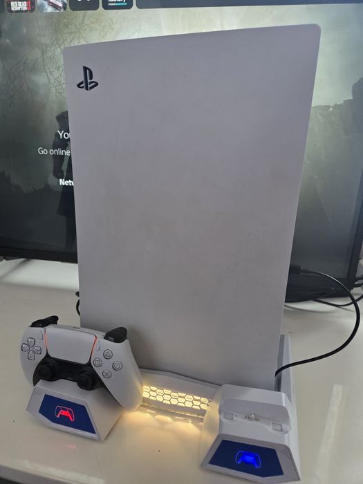 Sony Playstation 5/Ps5  + слушалки и стойка