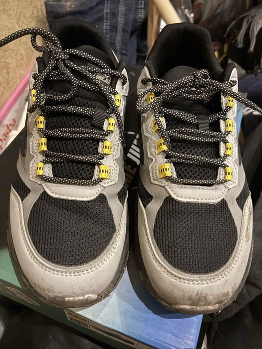 Кроссовки на весну