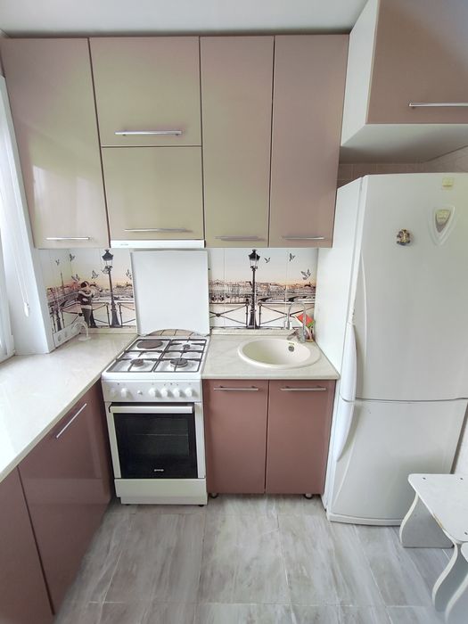 Продается 2-комн (6-10, 3 эт)