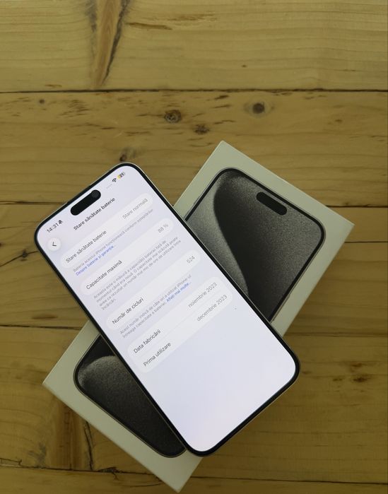 Vand iPhone 15 pro max , impecabil, cutie completa, factura