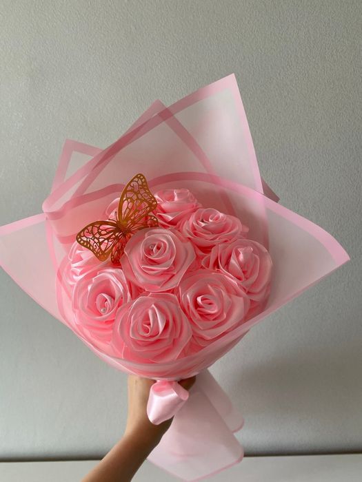 Букет от САТЕНЕНИ рози