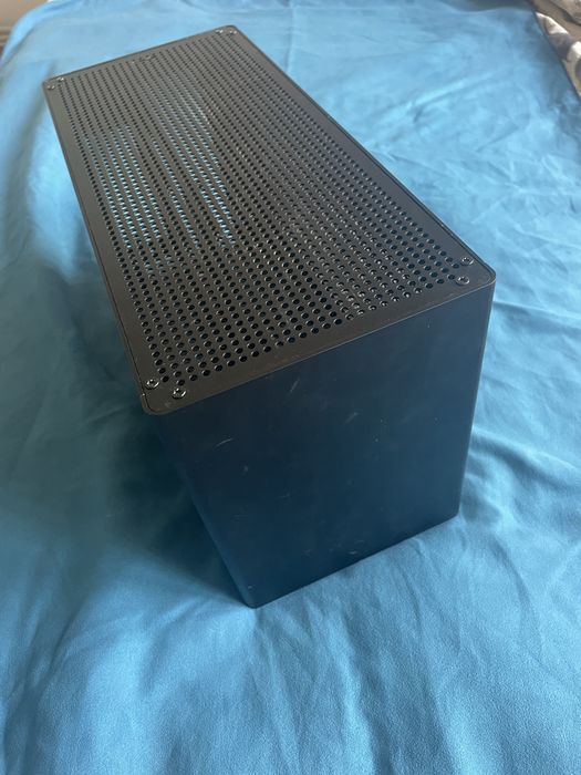 Carcasa mini ITX-Louqe Ghost S1