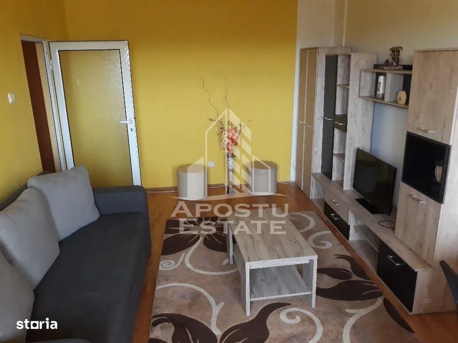 Apartament cu 2 camere,decomandat,in zona Intim.