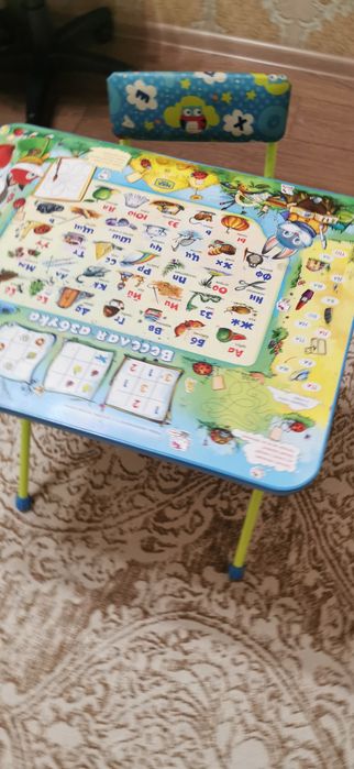 Детский столик и стул