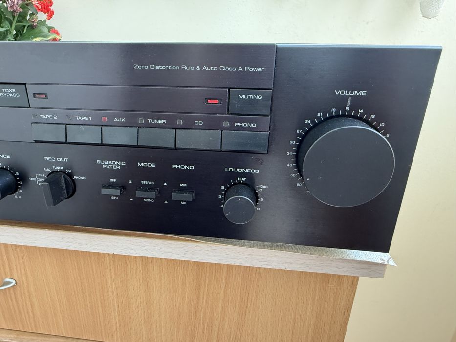 Yamaha A-720 Качествен стерео усилвател