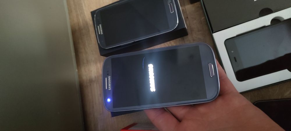 Pentru colecție  telefoane vechi , funcționale