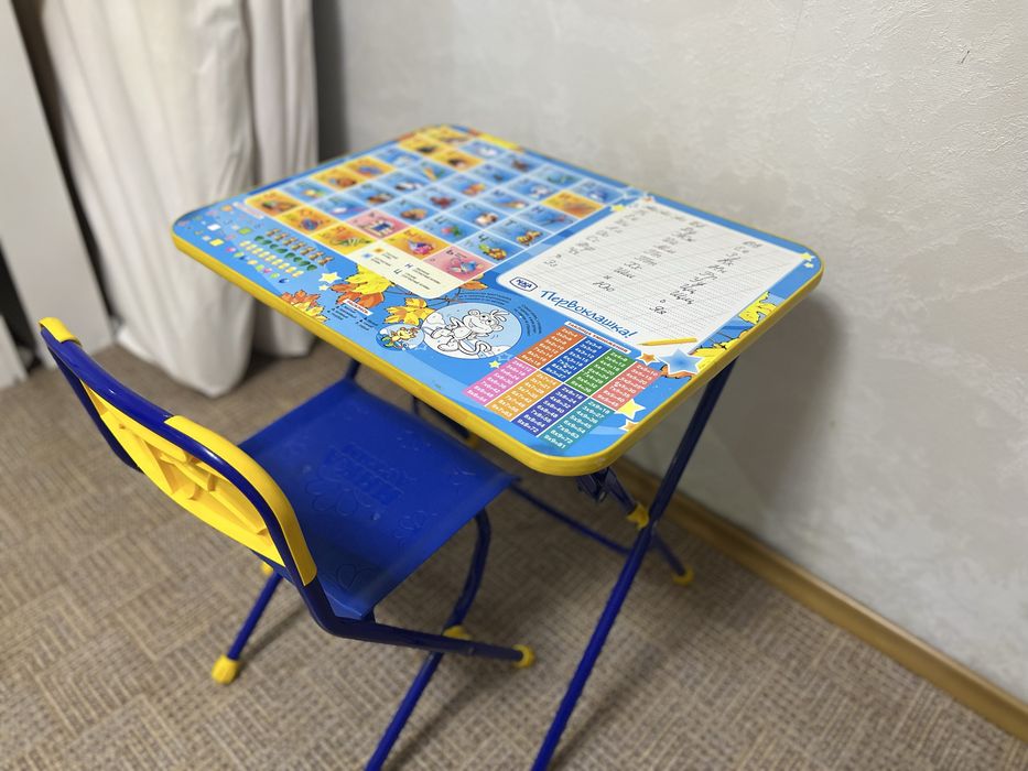 Продам детский стол со стульчиком