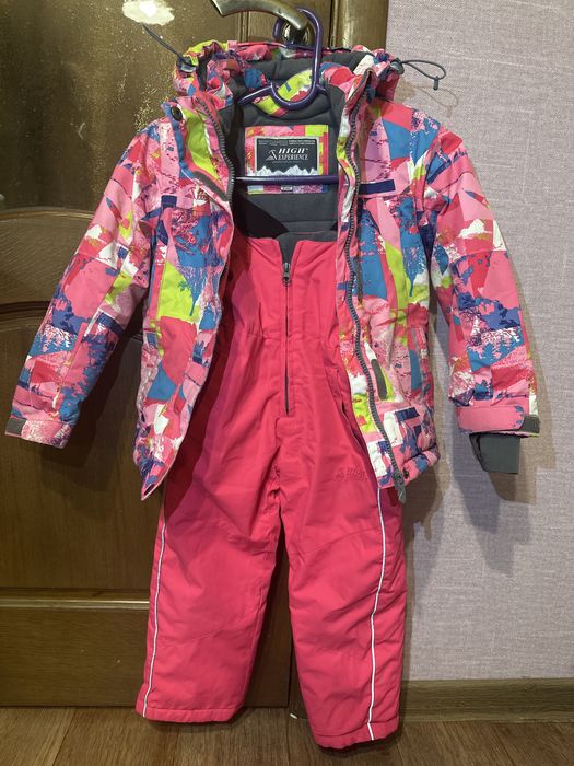 Зимний костюм ( куртка, штаны) на девочку размер 110