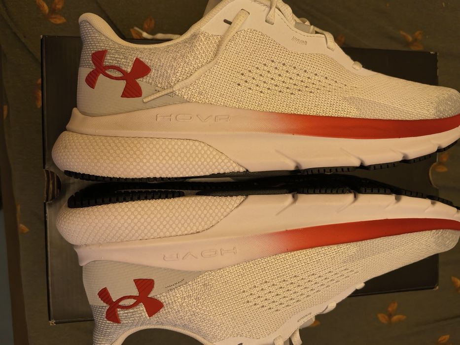 Adidași Under Armour