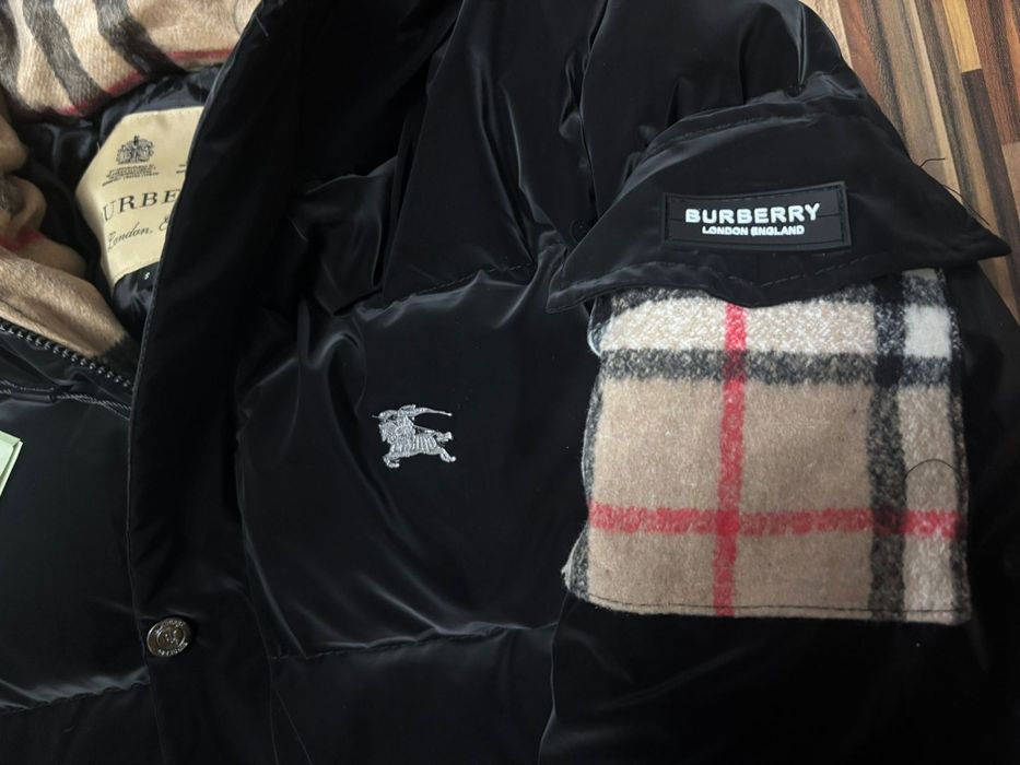 Vând geaca noua de bărbați Burberry