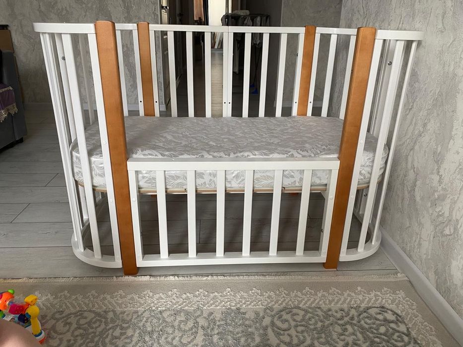 Продам манеж-кровать  марки Viola LUX