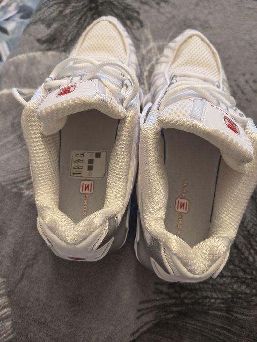 Adidași Nike  purtați o singura data numărul 37.5