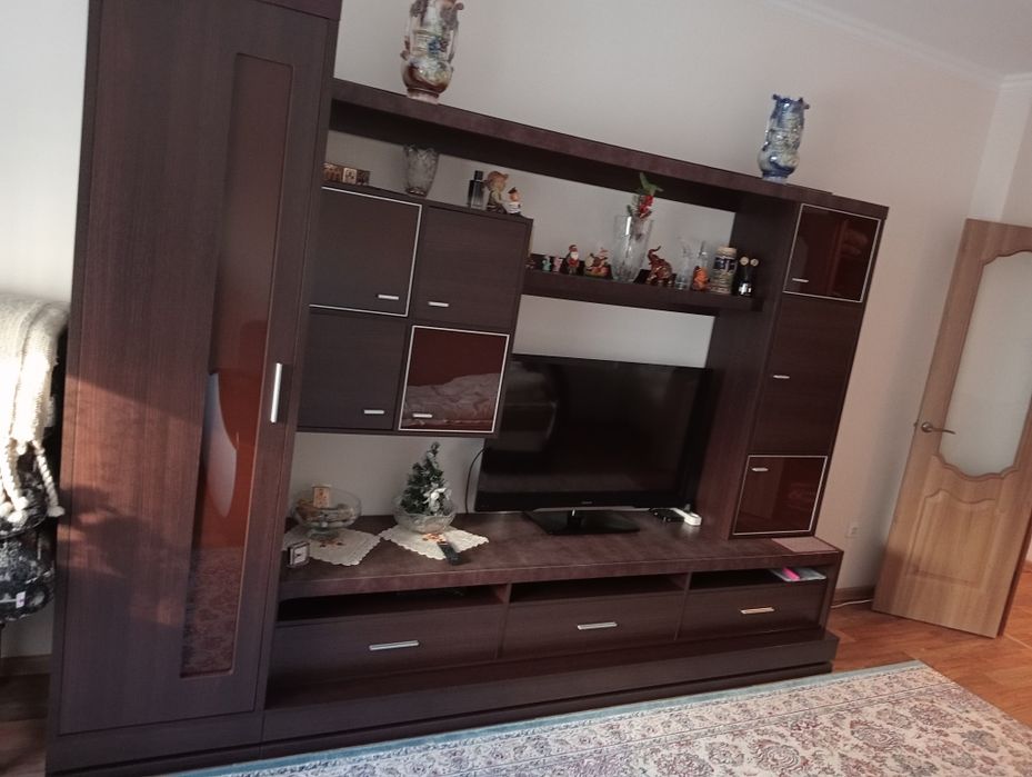 Продам стенку в хорошем состоянии.