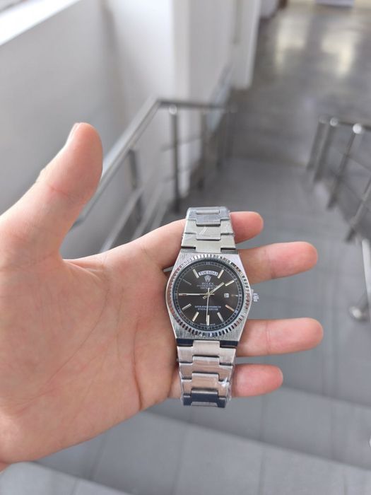 Продается мужские часы