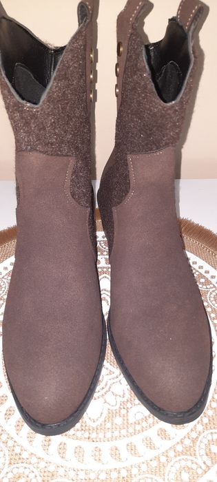 Сапожки демисезонные.