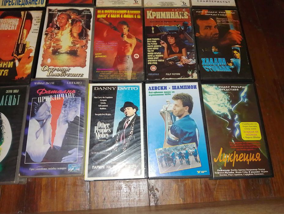 Видеокасети с филми , музика , футбол