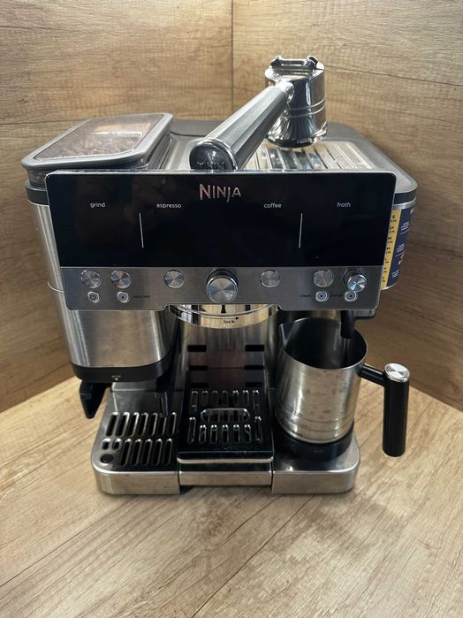 Espressor semi-profesional Ninja Luxe Café ES601EU