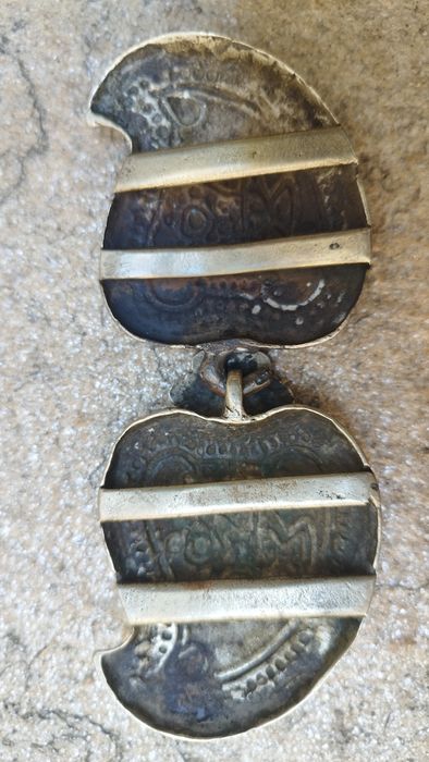 Възрожденски сребърни пафти