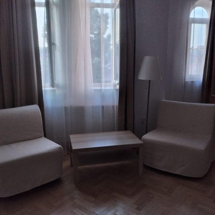 Închiriez apartament cu 3 camere zona Piata 1 Mai București