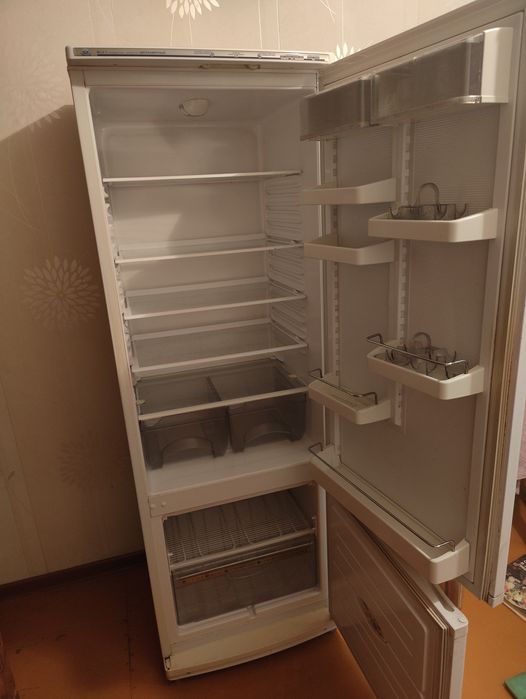 Холодильник двух камерный Атлант