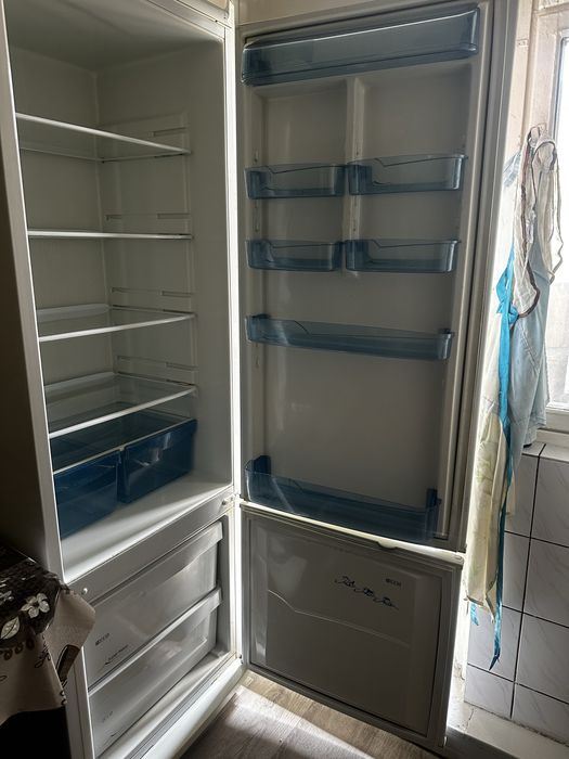 Продам Холодильник срочно