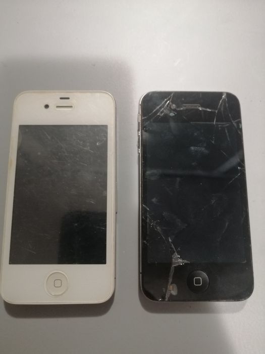 Iphone 4s 2 броя за части