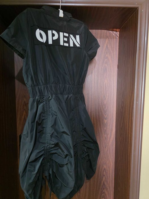 Черна рокля тип балон