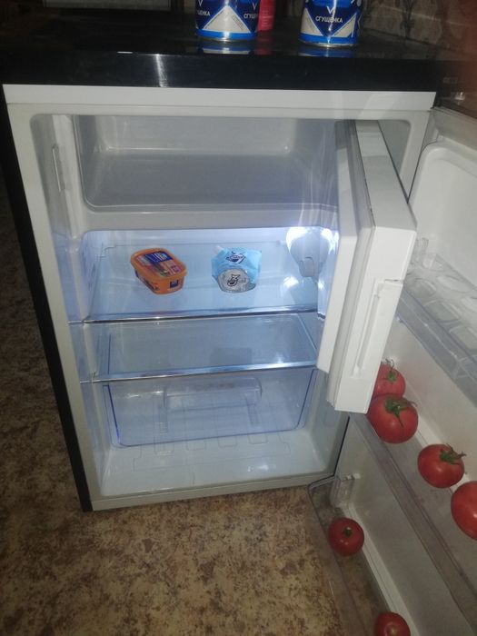 Продам офисный  холодильник