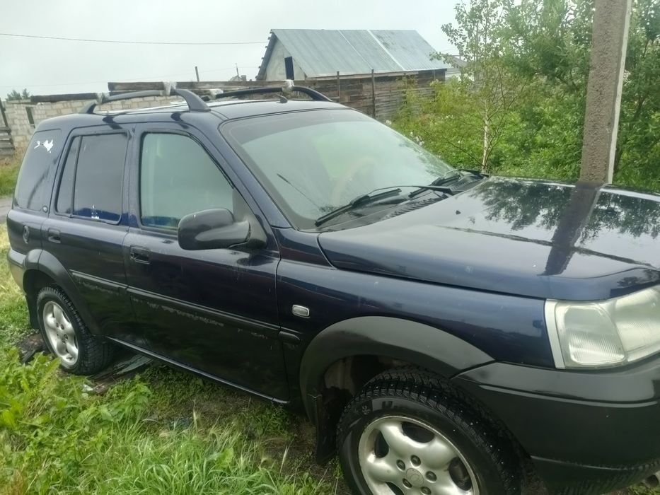 Продам кроссовер на ходу коробка механика
