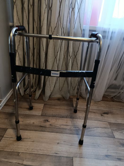 Продам ходунки новые