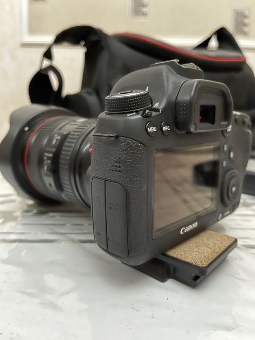 Canon 6 D.
