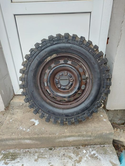 Vand 4  anvelope cu tot cu jante- OFF ROAD cramponate, ca noi, au fost