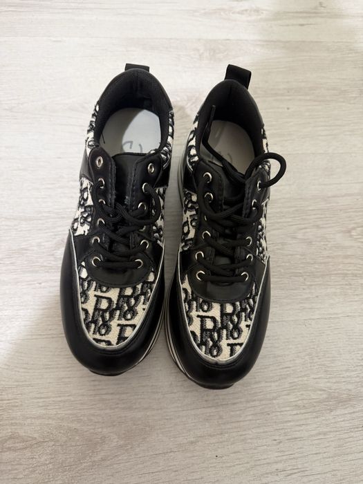 Дамски обувки. Спортно-елегантни